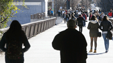 Estudiants al campus de la UAB