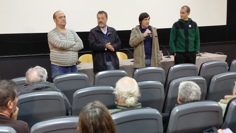 Foto dels ponents a la Sala Cine de la UAB.