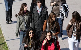 Alumnes caminant