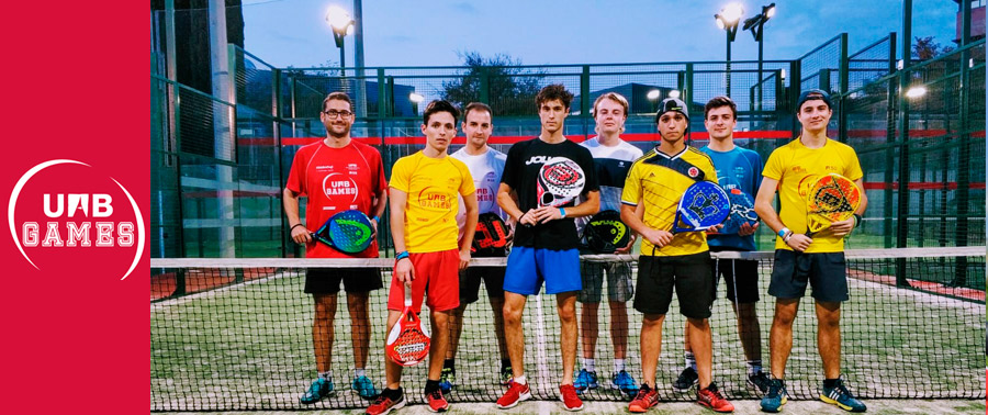 Estudiants jugant a pàdel en els UAB Games