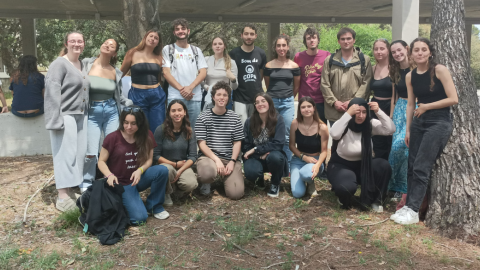 Imatge foto de grup becaris 2022 - 2023