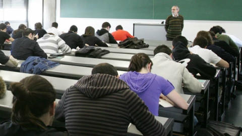 Aula estudiants professora