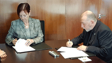 La UAB i l'Organització Internacional del Treball signen un memoràndum d'entesa