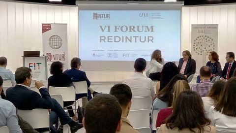 Assitents Fòrum VI Red Intur