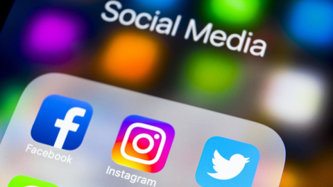 Icones d'Instagram, Twitter i Facebook.