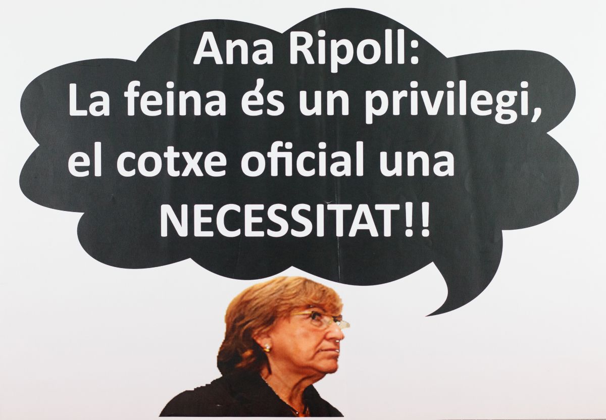 Amplia la imatge Ana Ripoll: La feina és un privilegi, el cotxe oficial una necessitat!!
