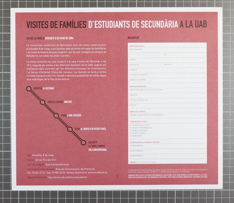 Amplia la imatge Visites de famílies d'estudiants de secundària (darrere)