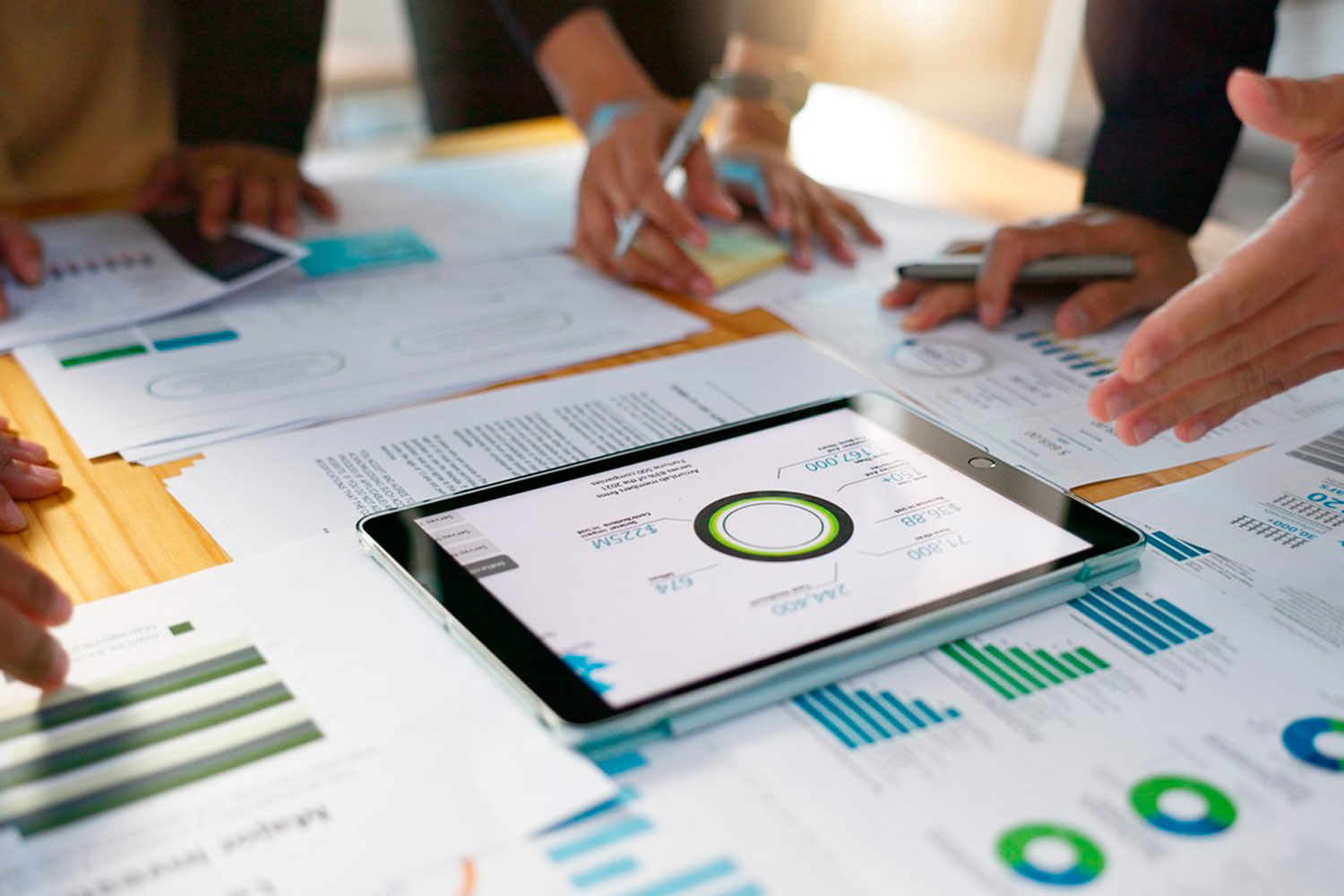 Imatge de Grau en Matemàtica Computacional i Analítica de Dades i Grau en Economia