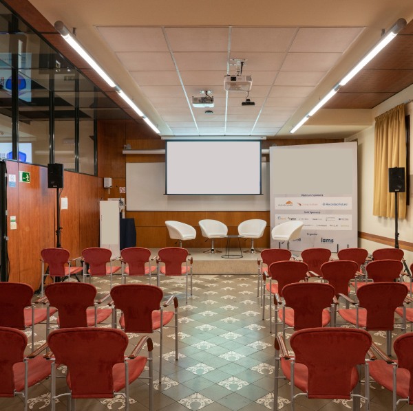 Amplia la imatge Aula 10 reunio i streaming