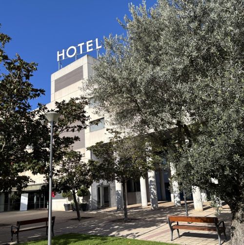 Reprodueix el video Hotel Campus