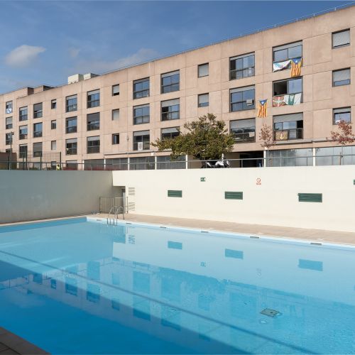 Amplia la imatge Piscina de Vila Universitaria