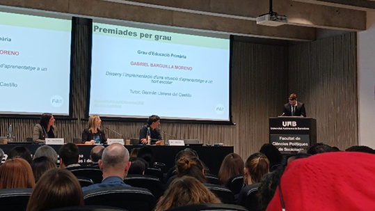 Gabriel Barguilla durant la recepció del premi Arcadi Oliveres