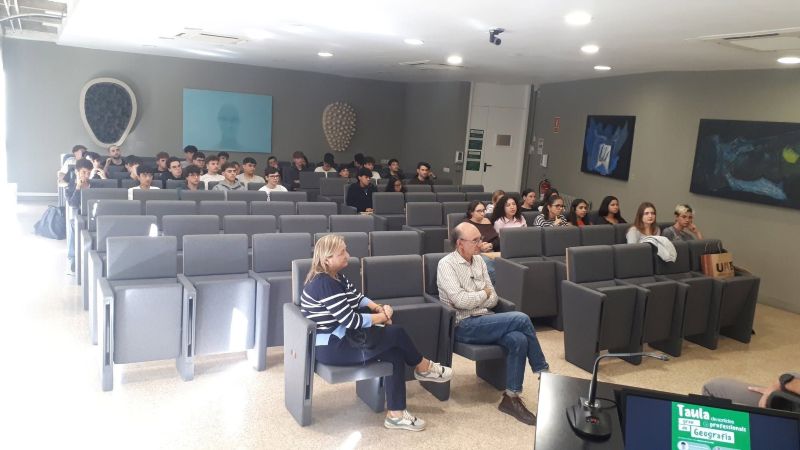 Taula rodona amb tres alumnis de Geografia UAB