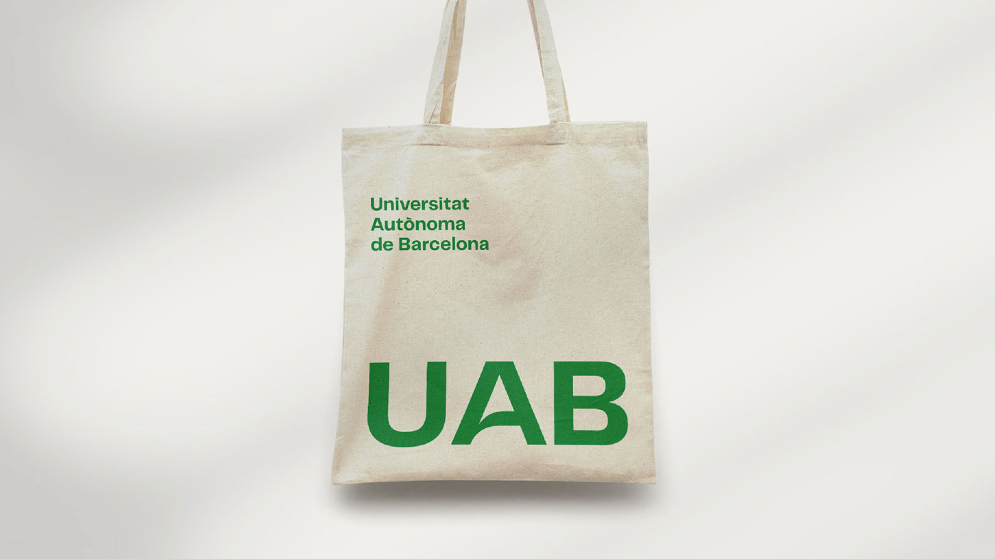 Bossa tinta verda sobre cotó natural UAB marxandatge