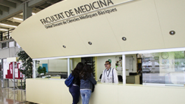 Vistes del punt d'informació de la facultat