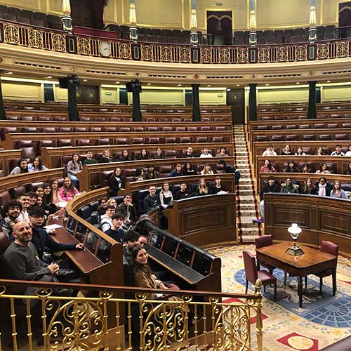Amplia la imatge El grup a l'hemicicli del Congrés dels Diputats