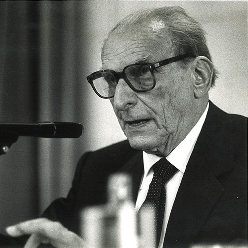 Amplia la imatge Norberto Bobbio durant la inauguració de la Facultat el 1986