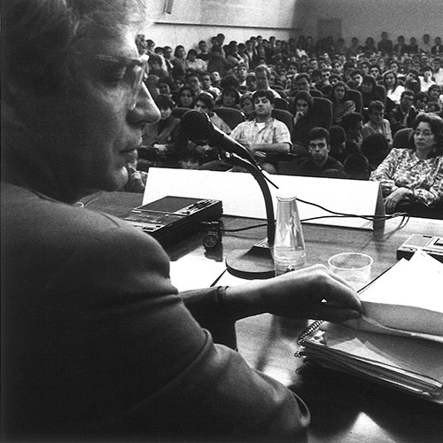 Amplia la imatge Primer pla de Josep Borrell amb els assistents de fons