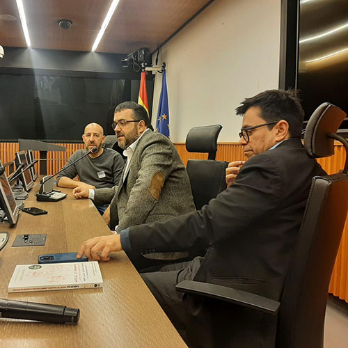 Amplia la imatge Representants polítics