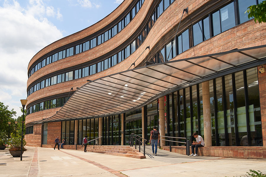 façana de la facultat