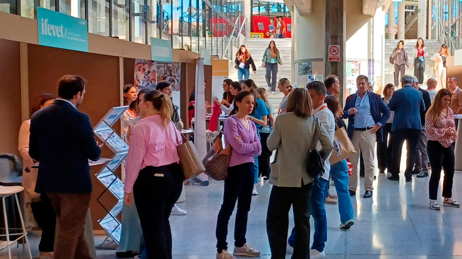 Zona d'estands al vestíbul