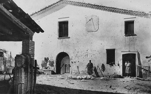 Ancient photograph of the facade of the Masia de Can Miró