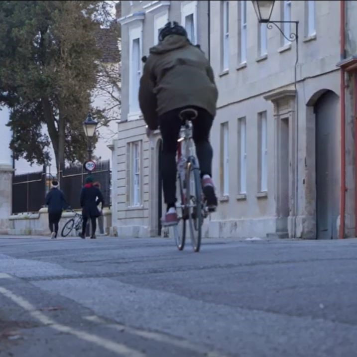 Play the video Conference 3: “The Slow (Re)Introduction of Cycling in the City”. Alfonso Sanz, consultant and member of GEA21.