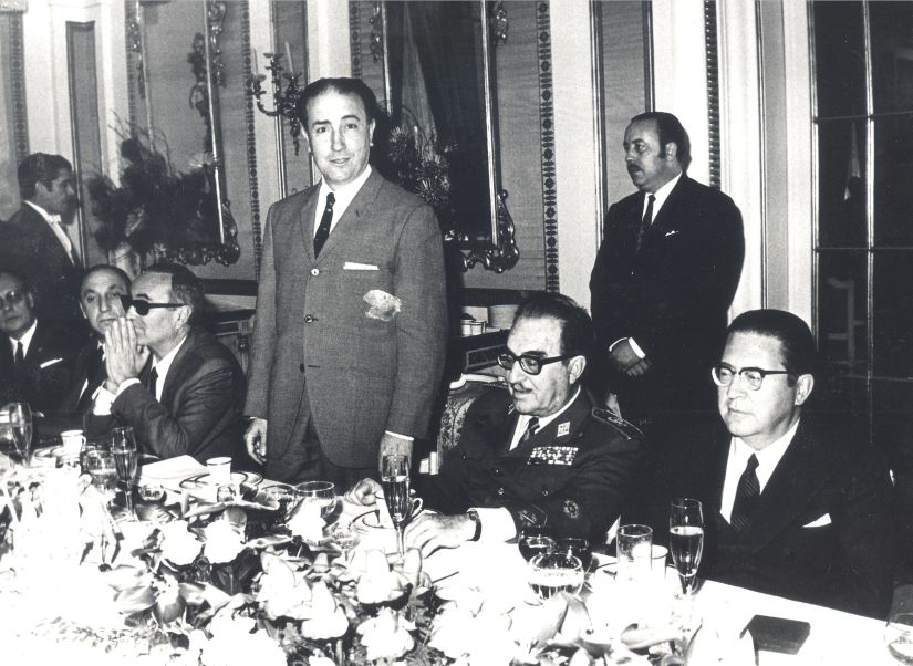 Amplía la imagen Vicent Villar Palasí ofrece, en representación del alcalde de Barcelona, un banquete al ministro de Obras Públicas, Federico Silva Muñoz, con motivo del V cumpleaños del Puerto de Barcelona