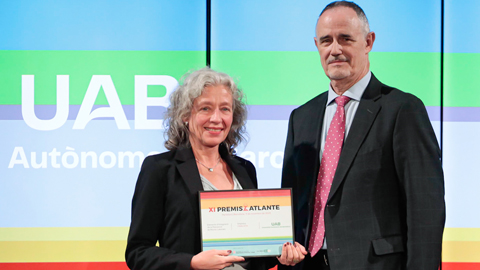 entrega del premio Atlante a Montserrat Peregrina