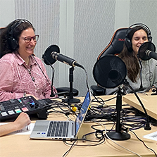 Amplía la imagen Anna Petit y Verònica Arcas en UABMèdia
