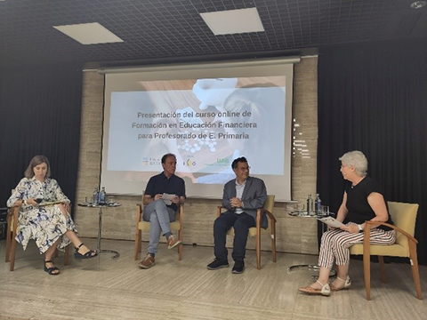 Antoni Santisteban y Mariona Massip de la UAB, y Manuela Bosch y Yolanda Blasco de la UB en la presentación