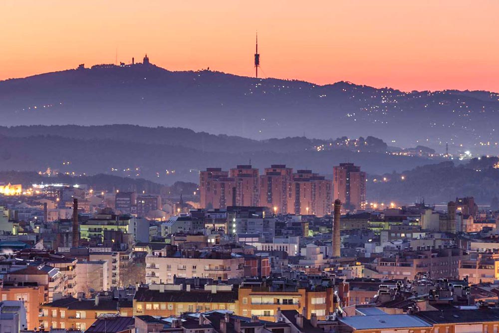 Vista de Terrassa con Collserola al fondo