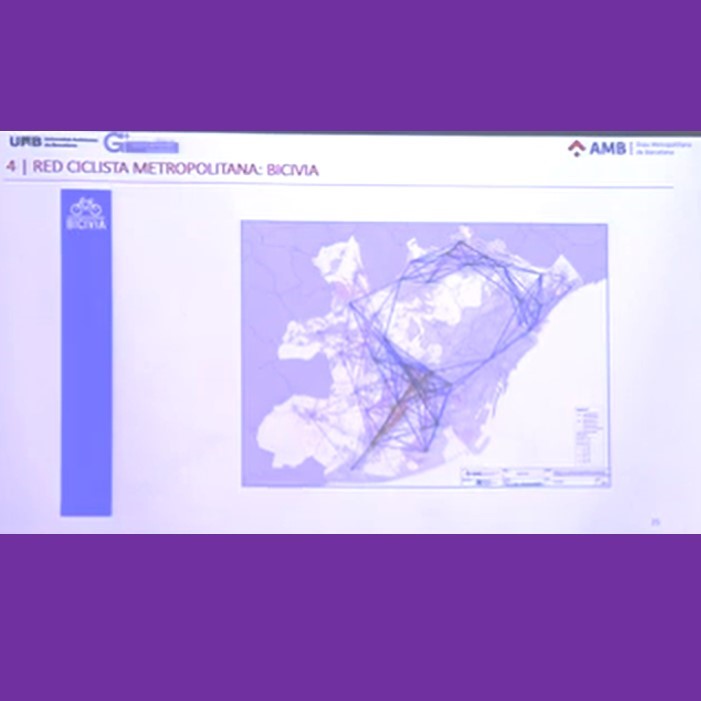Reproduce el vídeo Conferencia 1: La movilidad en la metrópoli barcelonesa. A cargo de Maite Pérez, jefa del servicio de Planificación de la Movilidad Sostenible del AMB.