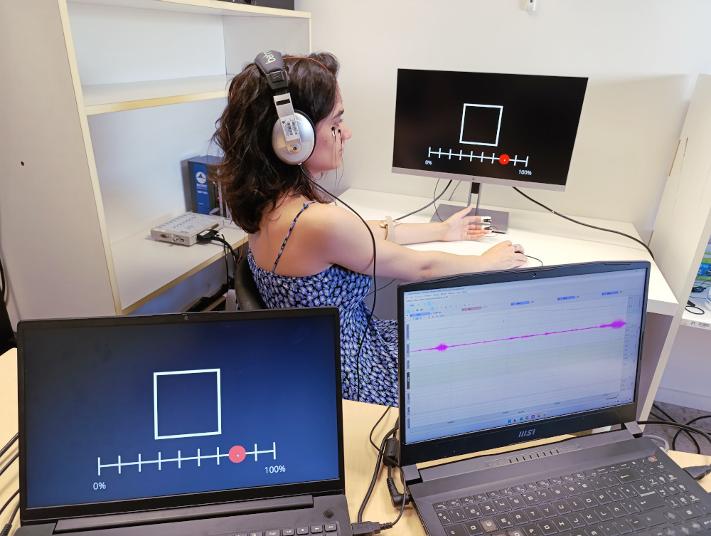 Participant en l'estudi realitzant un dels tests ES