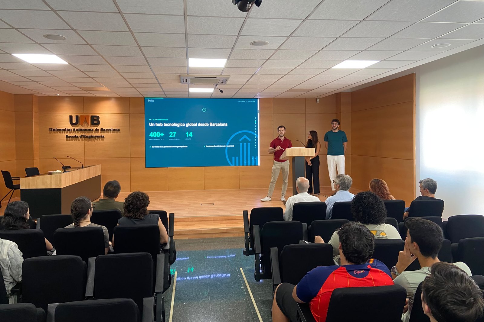 Charla de Boehringer Ingelheim en la Sala de Graus de la Escola d'Enginyeria
