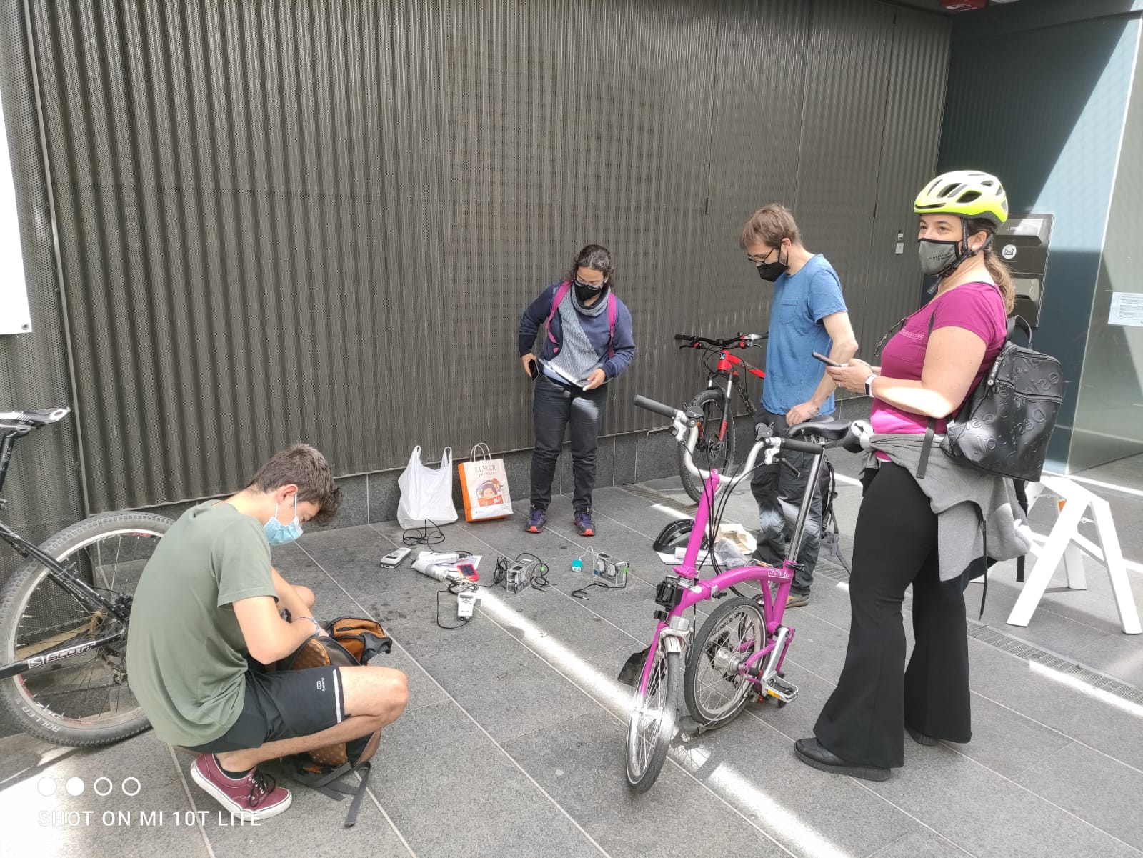 Ciutadans preparats per a sortida en bici