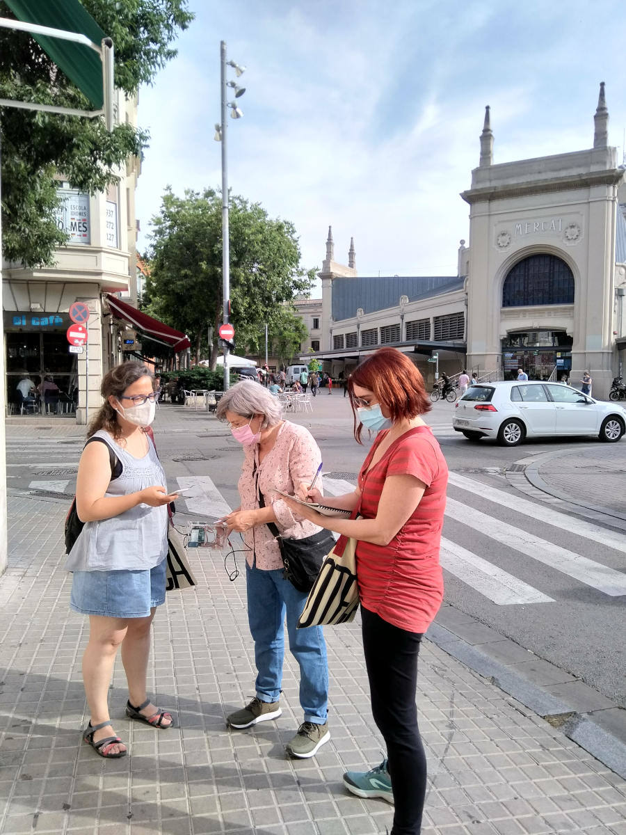 Presa de dades a la plaça del mercat