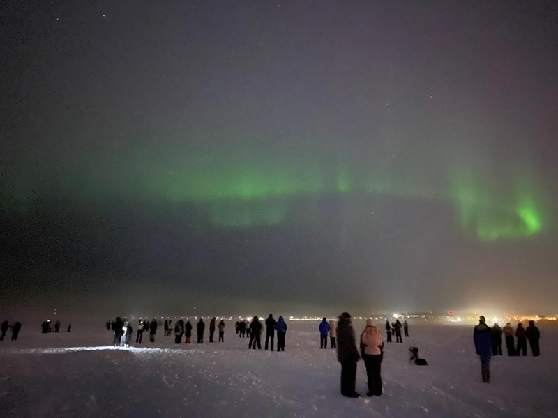 Visita nocturna dels estudiants per gaudir de les aurores boreals