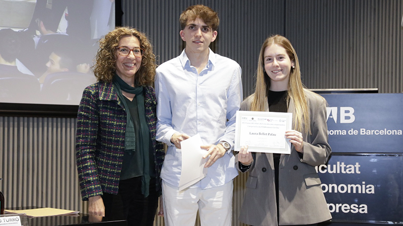 Laura Bellet i Hèctor Montoro, guanyadors del Premi CIEU-FEiE 2023 a la idea més emprenedora de la categoria "Escola FUAB Formació".